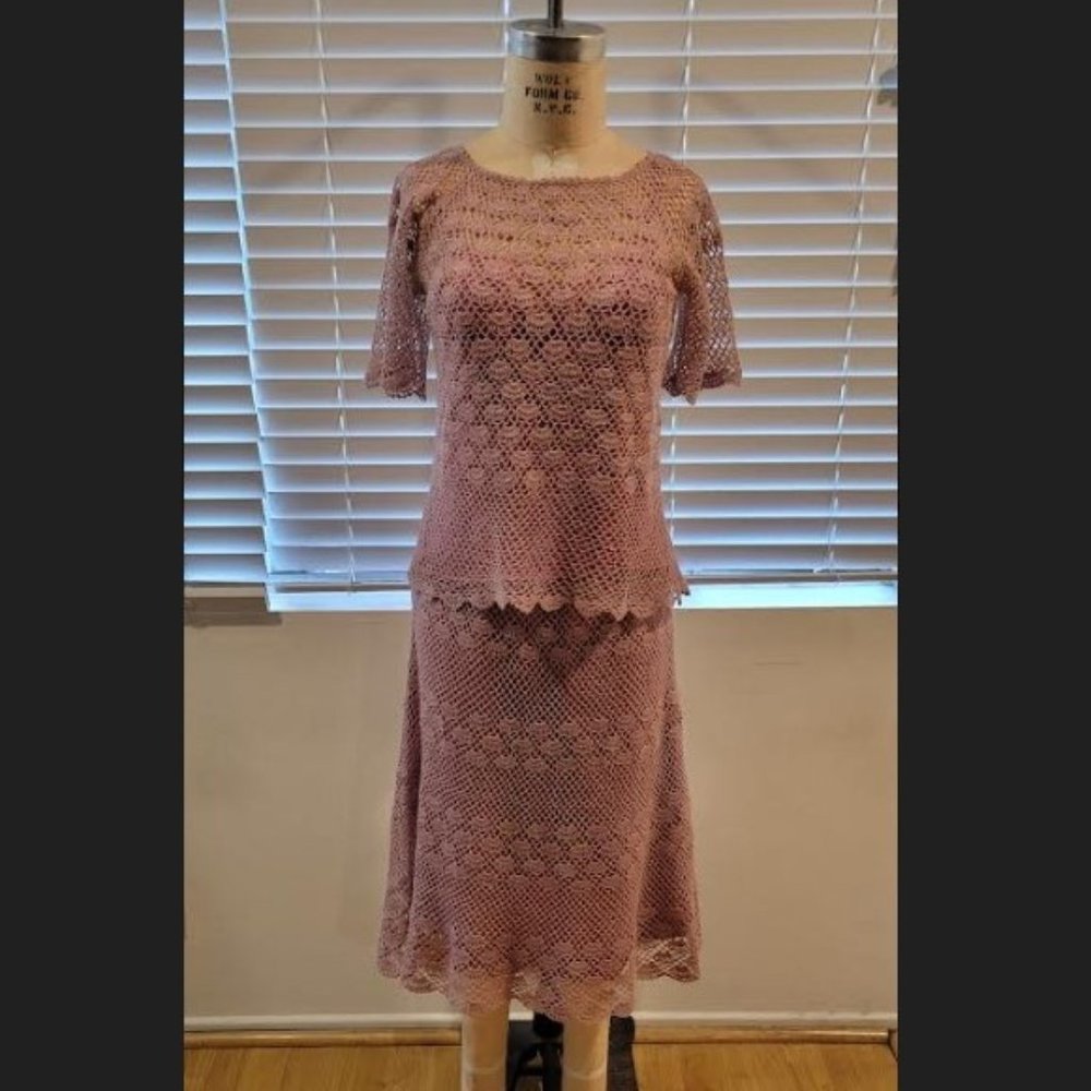 60s Vintage Lavender Crochet Top and Skirt- 3 pc set. SZ- M. 28" Waist